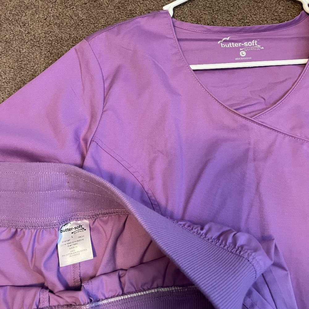 Uniform Advantage Butter-Soft Stretch Scrub Set in Orchid